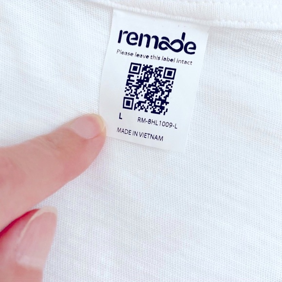 Remade By Thredup White V-Neck Pocket T-Shirt, Size Large - Picture 8 of 8
